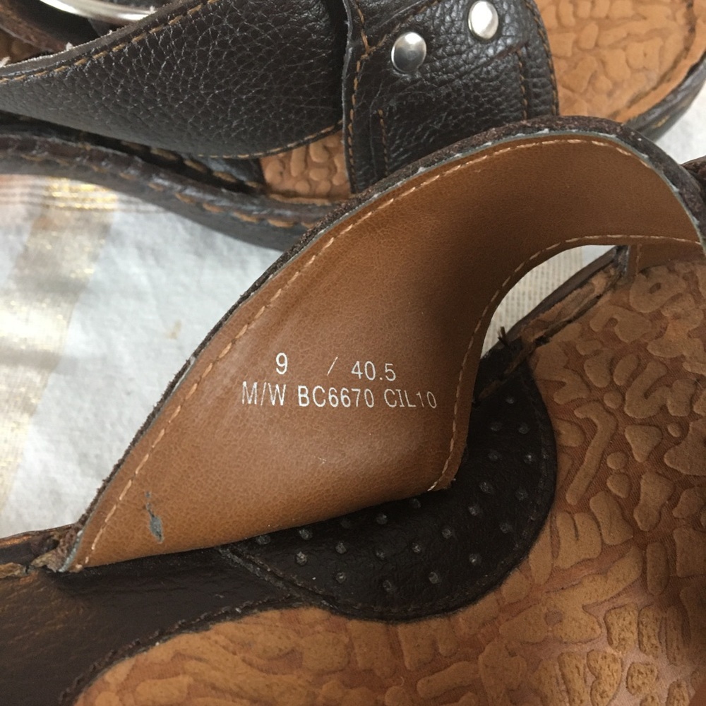🎁2/$12  B. O. C 9 M/W BORN CONCEPT DARK BROWN SILVER & TAN SANDALS - Picture 7 of 8